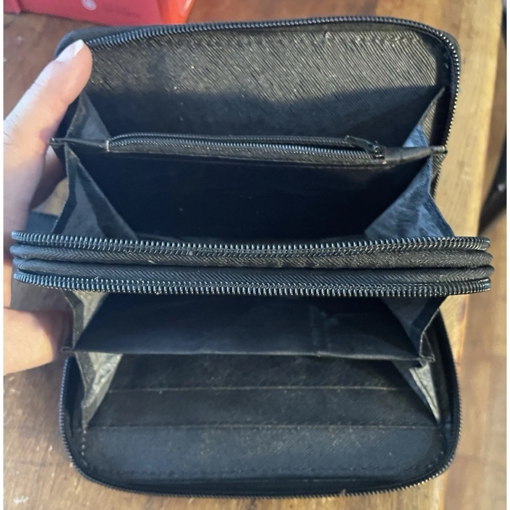 Unbranded Embroidered Double Zip-Around Wallet Black Red Green 6.5" W x 3.5" H - Picture 6 of 6